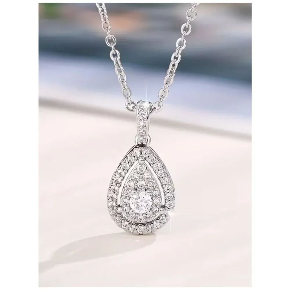 Cubic Zirconia Inlaid Waterdrop-Shaped Pendant Stylish & Refined Necklace